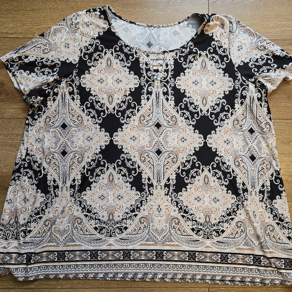 Womens Plus 26/28 Black and Cream Top Shirt Short Sleeve